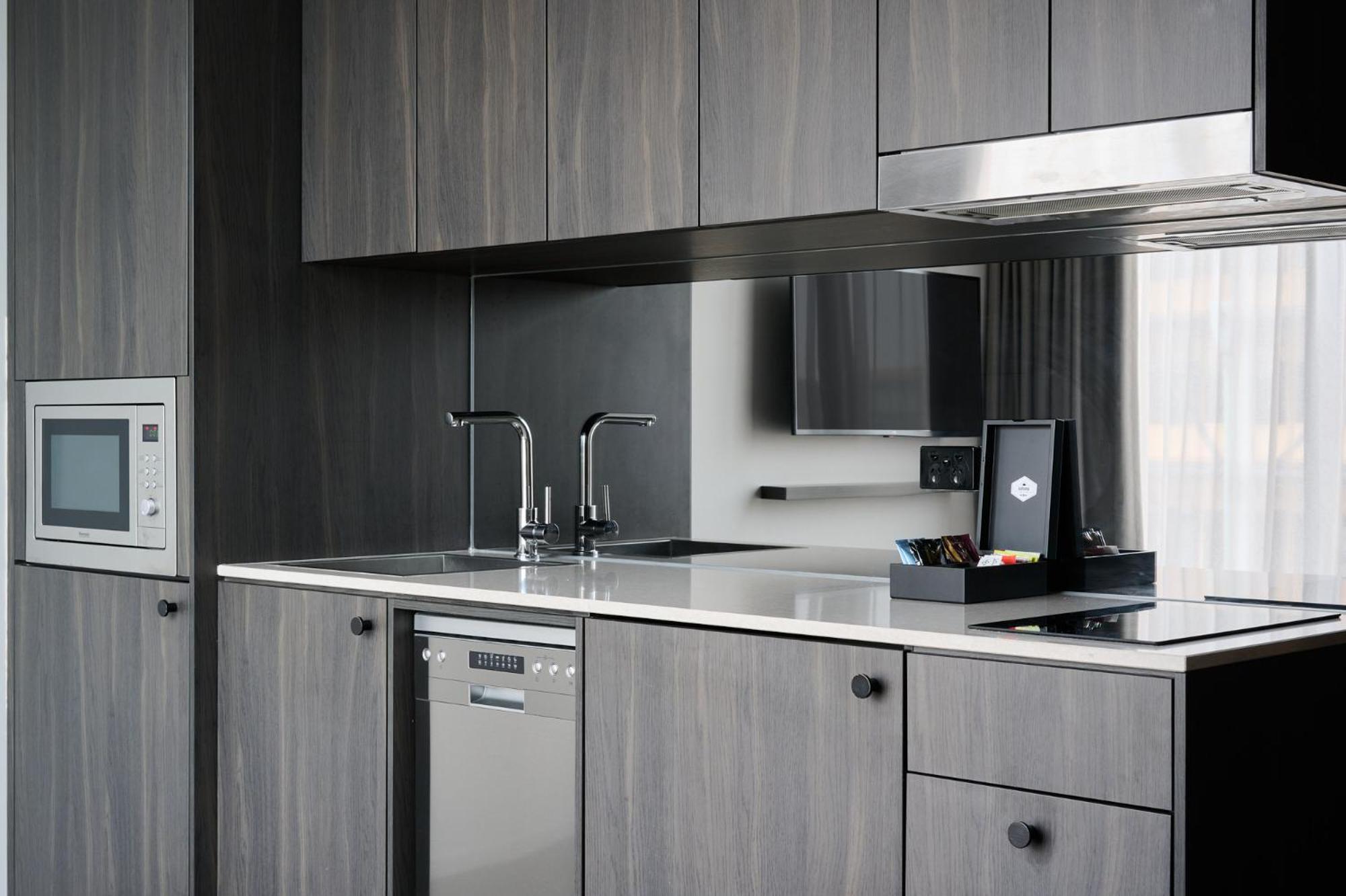 Abode Belconnen Hotel Canberra Bagian luar foto